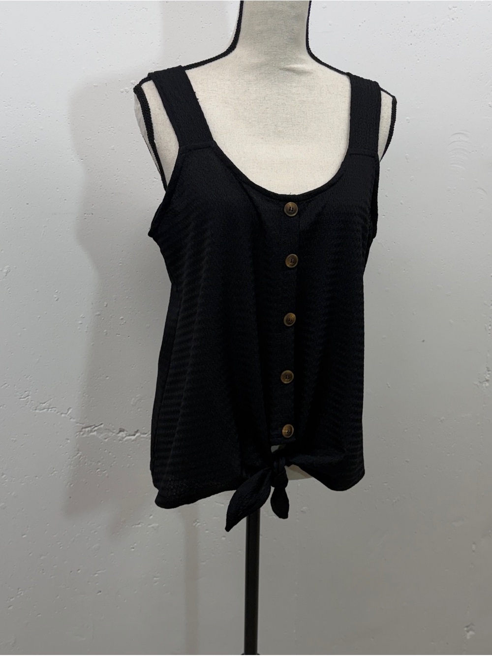 Women’s   Sz  lg Black Tie-Front Button Tank Top  button front